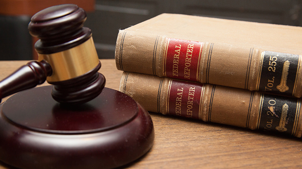 Man Teaches Judge to Count Cards During Trial